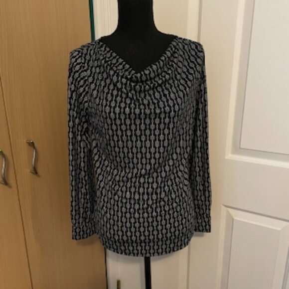 Ann Taylor Classic Navy and White Pattern Blouse Drape Neckline (Size M) - Picture 3 of 12